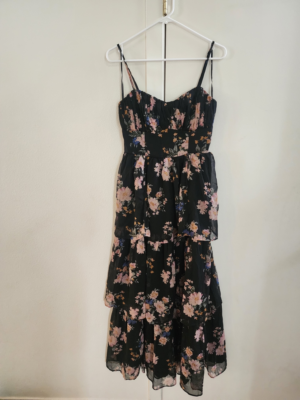 American Eagle Black Floral Tiered Spaghetti-Strap Dress